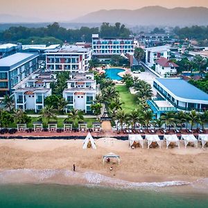Saint Tropez Beach Hotel